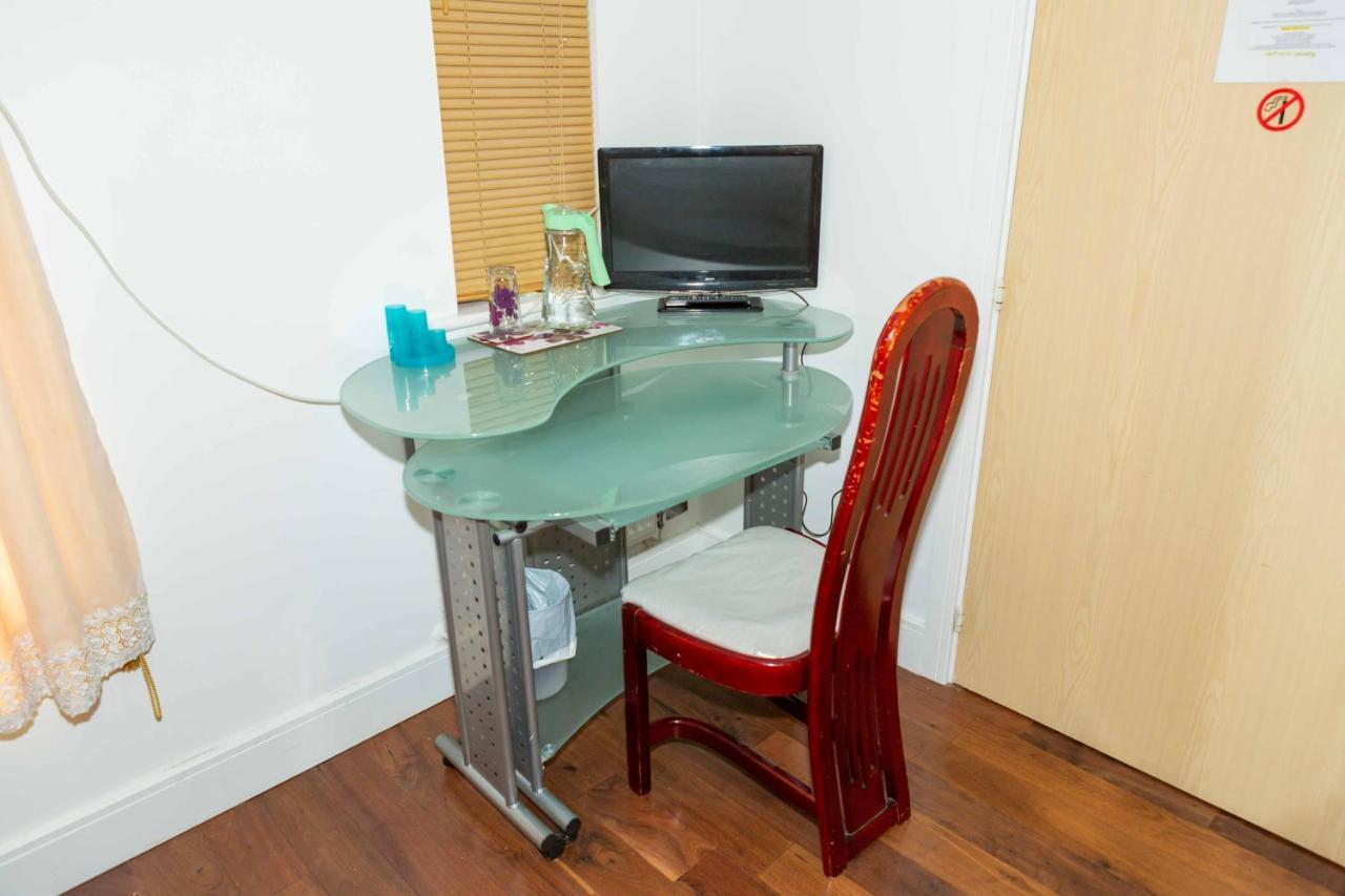 Benjamin Guest House Yiewsley Εξωτερικό φωτογραφία