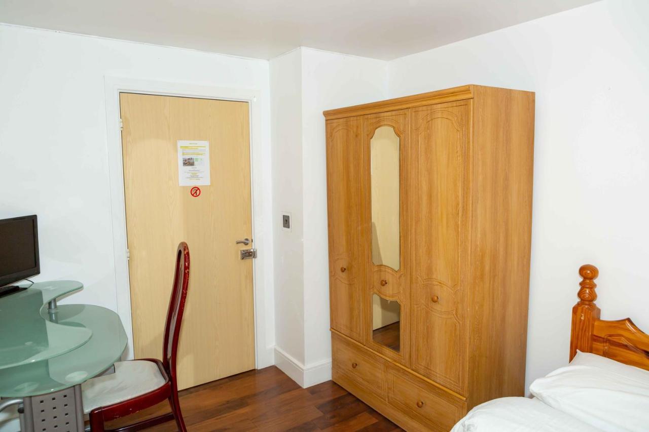 Benjamin Guest House Yiewsley Εξωτερικό φωτογραφία