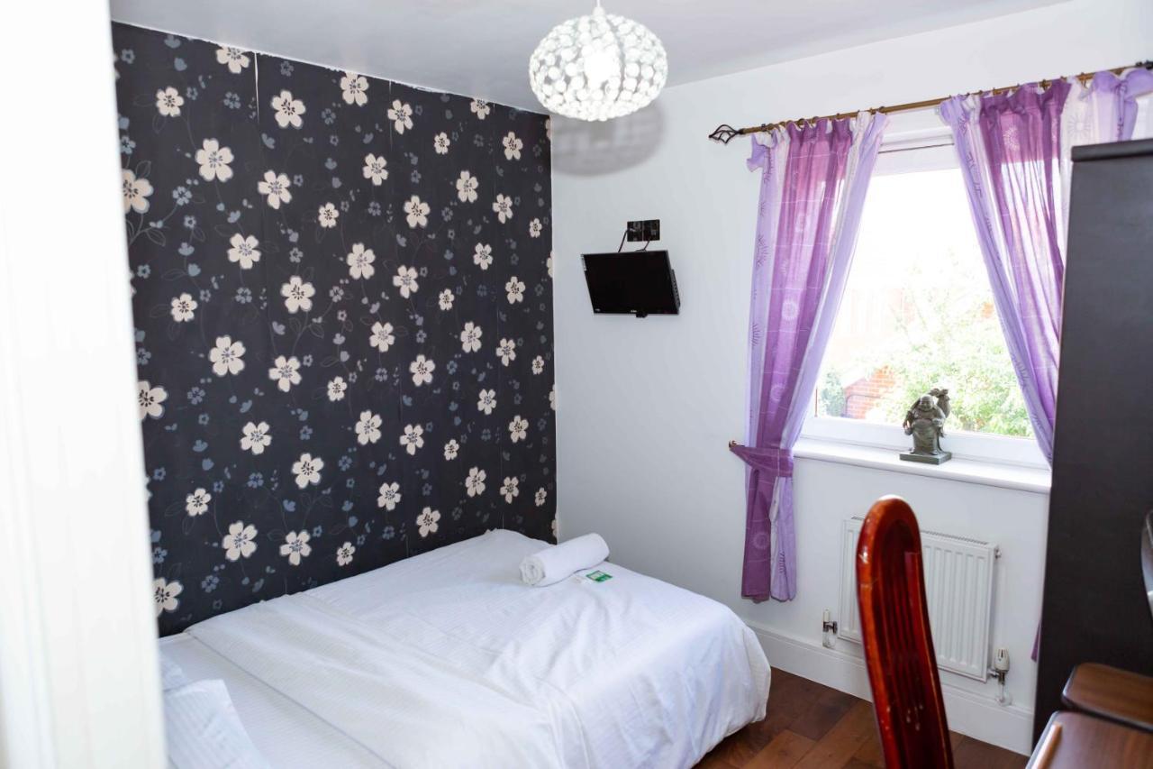 Benjamin Guest House Yiewsley Εξωτερικό φωτογραφία